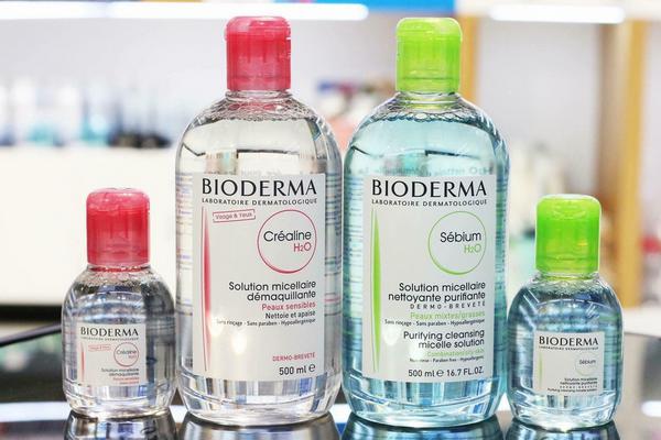 Tẩy trang với Bioderma cách skincare cho da dầu mụn nhạy cảm