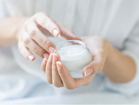 Kem dưỡng ẩm và những lưu ý để dùng kem dưỡng ẩm da mặt hiệu quả